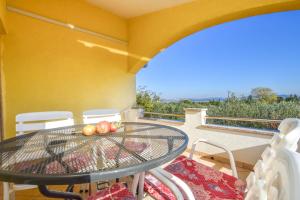 Ein Balkon oder eine Terrasse in der Unterkunft Apartments Svarog