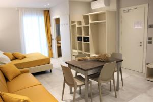 Posedenie v ubytovaní B&B Primrose Residence Hotel