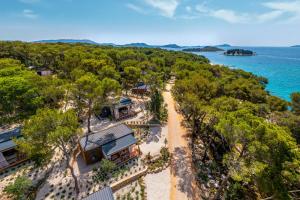 Gallery image of Pine Beach Pakostane Glamping Homes - All Inclusive light in Pakoštane