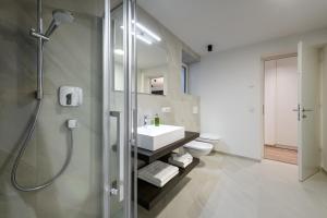 Kylpyhuone majoituspaikassa Sambock Quarter Pustrabase