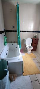 Ванная комната в Key Locker by WhatsApp , Joanna's Little Studio, Own entrance, Own Bathroom