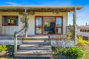 Gallery image of Cottage on Rutherford - Waikanae Holiday Home in Waikanae