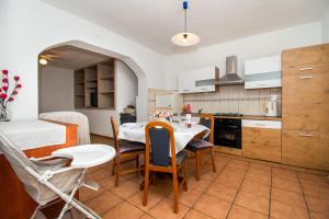 Fotografie z fotogalerie ubytování Apartments Vinka v destinaci Grebaštica