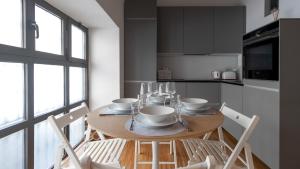 A kitchen or kitchenette at Italianway - Frisi 8