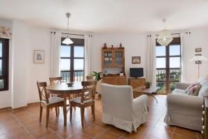 A television and/or entertainment centre at Cobijadas75 Mayorazgo