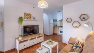 A kitchen or kitchenette at Apartamento Mirasierra 2 Frigiliana by Ruralidays