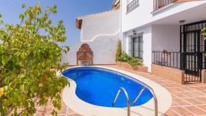 The swimming pool at or close to Apartamento Mirasierra 2 Frigiliana by Ruralidays