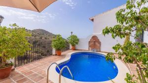 The swimming pool at or close to Apartamento Mirasierra 2 Frigiliana by Ruralidays