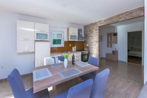 Kuchyňa alebo kuchynka v ubytovaní Apartment Marijo