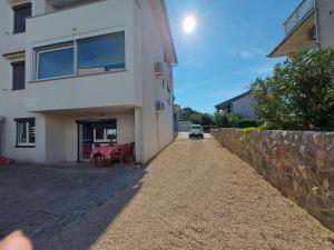 Budova, v ktorej sa apartmán nachádza