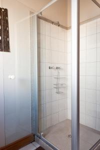 Ένα μπάνιο στο Ashanti Gardens Guesthouse +43 φωτογραφίες