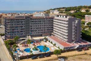 O vedere a piscinei de la sau din apropiere de htop Olympic #htopEnjoy