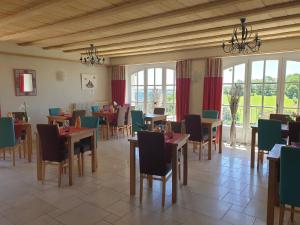 صورة لـ Logis Hôtel Restaurant & Spa les Remparts في سيلارز