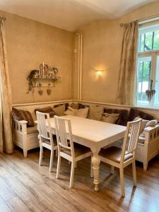 Posezení v ubytování Château Josefův Důl