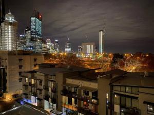 Gallery image of City River Views Free Parking WIFI Netflix Wine in Perth