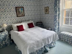 Postel nebo postele na pokoji v ubytování Viewfield House