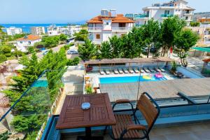 Balkón nebo terasa v ubytování 6 Milje Hotel