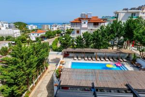 Bazén v ubytování 6 Milje Hotel nebo v jeho okolí