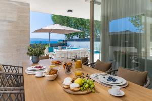 Toit villa aladel või selle läheduses