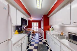 Fotografie z fotogalerie ubytování The Getaway 205 v destinaci Glynn Haven