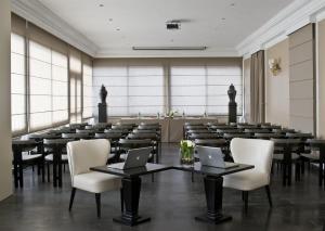 Posezení v ubytování Ambasciatori Place Hotel