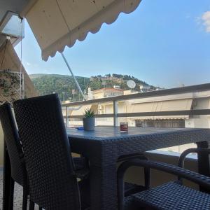 En balkong eller terrass på SOFICOS Sea View Apartment