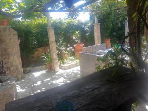 Fotografie z fotogalerie ubytování Sea-side Old Stone Villa with a private Garden v destinaci Budva