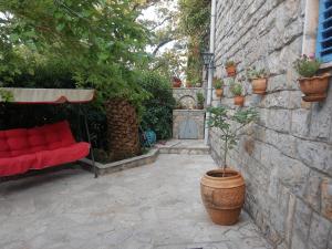 Fotografie z fotogalerie ubytování Sea-side Old Stone Villa with a private Garden v destinaci Budva