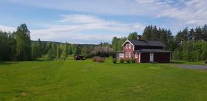 Imagen de la galería de Cosy private cottage with stunning view, en Sunne