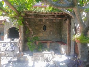 Fotografie z fotogalerie ubytování Sea-side Old Stone Villa with a private Garden v destinaci Budva