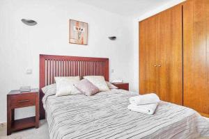 Postel nebo postele na pokoji v ubytování Espanhouse Linda apartment