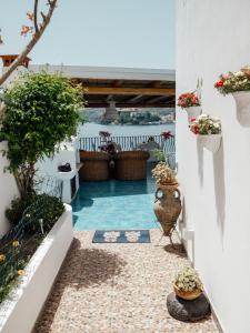 Bazén v ubytování B&B Alta Marea Lipari nebo v jeho okolí