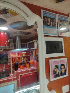 Photo de la galerie de l'établissement Elvis - Marilyn - Vasco Rossi - Airport Catania Center, à Catane