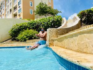 Bazén v ubytování The New Caribbean Paradise nebo v jeho okolí