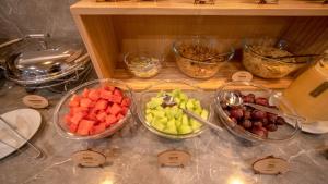 Makanan di atau berdekatan hotel