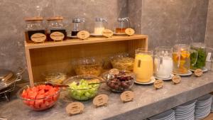 Makanan di atau berdekatan hotel