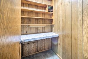 OrrvilleMimis Place about Ohio Countryside Duplex with Deck的相册照片