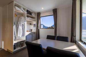 Nespecifikovaný výhled na hory nebo výhled na hory při pohledu z hotelu