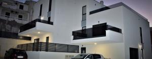 Budynek, w którym mieści się apartament