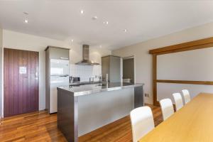 Gallery image of The Sands - Apartment 20 - Stay Waiheke in Onetangi