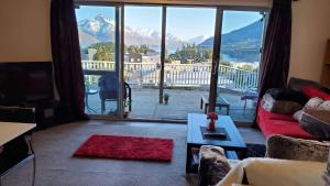 Gallery image of Lakeview 5-10mins walk to town 4Bedrms apartment 镇上湖景4房套房 in Queenstown