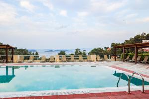 Bazén v ubytování Kanapitsa Mare Hotel nebo v jeho okolí