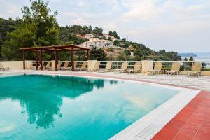 Bazén v ubytování Kanapitsa Mare Hotel nebo v jeho okolí