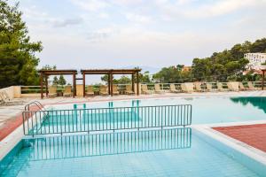 Bazén v ubytování Kanapitsa Mare Hotel nebo v jeho okolí