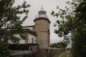Фотография из галереи El Faro Unkempt - Tazones в городе Villar