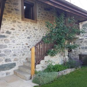 Vonkajšia záhrada v ubytovaní Appartement entre lac et montagnes