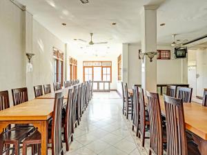 Restoran atau tempat lain untuk makan di OYO Collection O 91125 Puri Dewa Bharata