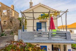 Gallery image of THE OLD TOWN HOUSE in Dobrinj