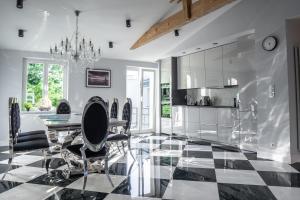 Kuchyňa alebo kuchynka v ubytovaní Strand Palazzo