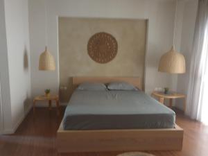 Posteľ alebo postele v izbe v ubytovaní A pleasent small -studio close to the port of Volos